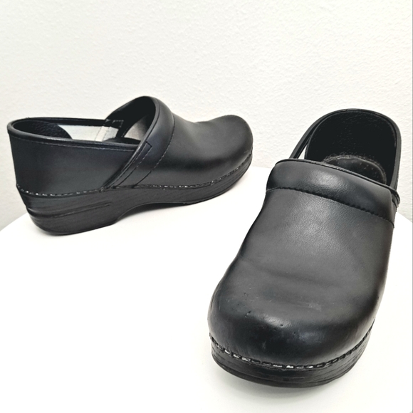 DANSKO professional black leather slip on nursing work clogs shoes